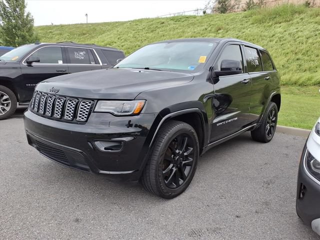 Used 2017 Jeep Grand Cherokee Limited AWD/4WD image 11