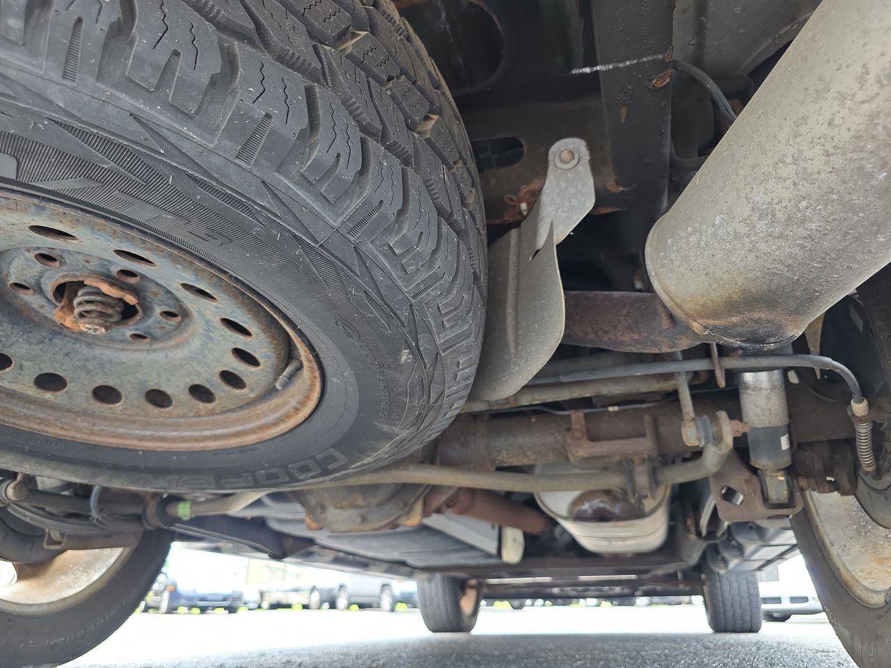 Used 2010 Chevrolet Avalanche LTZ AWD/4WD image 32