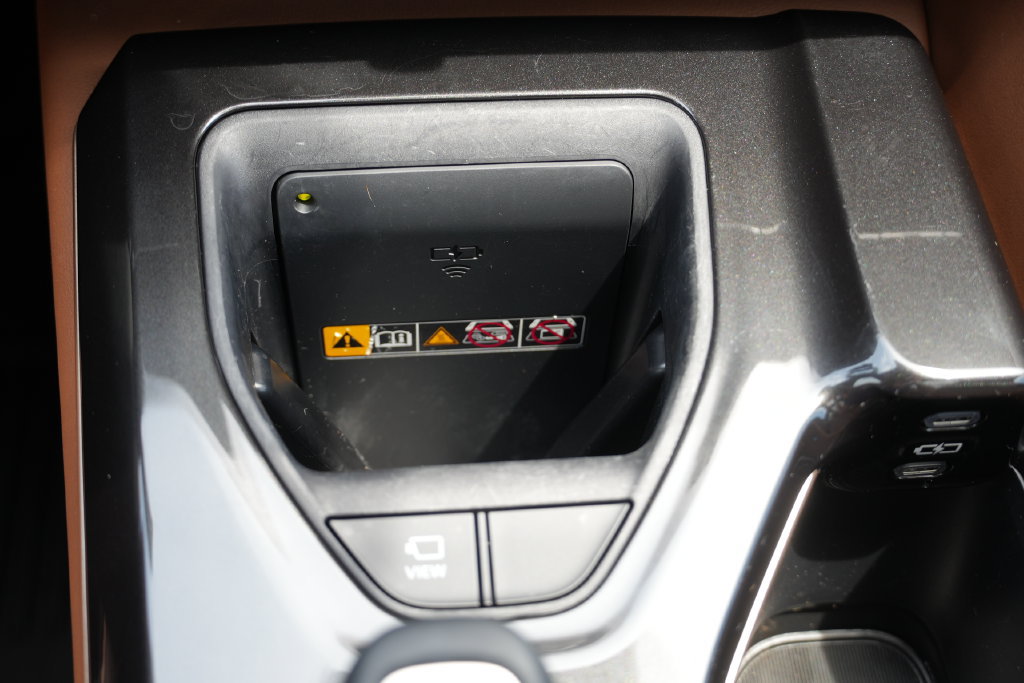 Used 2025 Toyota Crown Signia w/ Advanced Technology Package AWD/4WD image 44