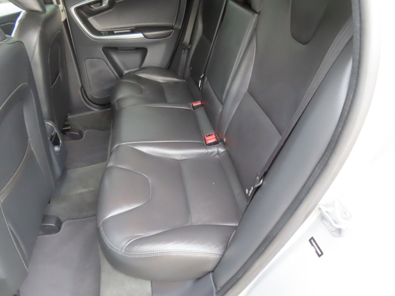 Used 2016 Volvo XC60 T6 image 10