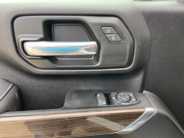 Used 2022 Chevrolet Silverado 2500 LT w/ Convenience Package image 13