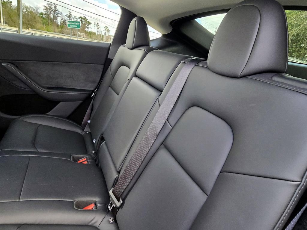 Used 2024 Tesla Model Y Long Range image 28