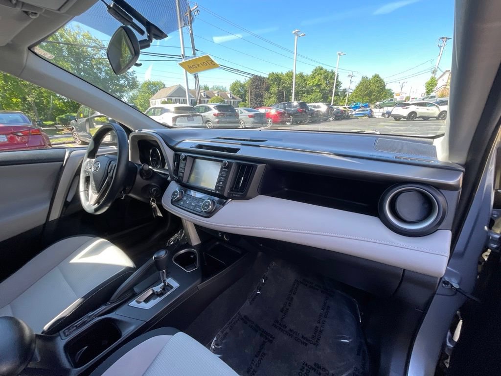 Used 2016 Toyota RAV4 XLE AWD/4WD image 13