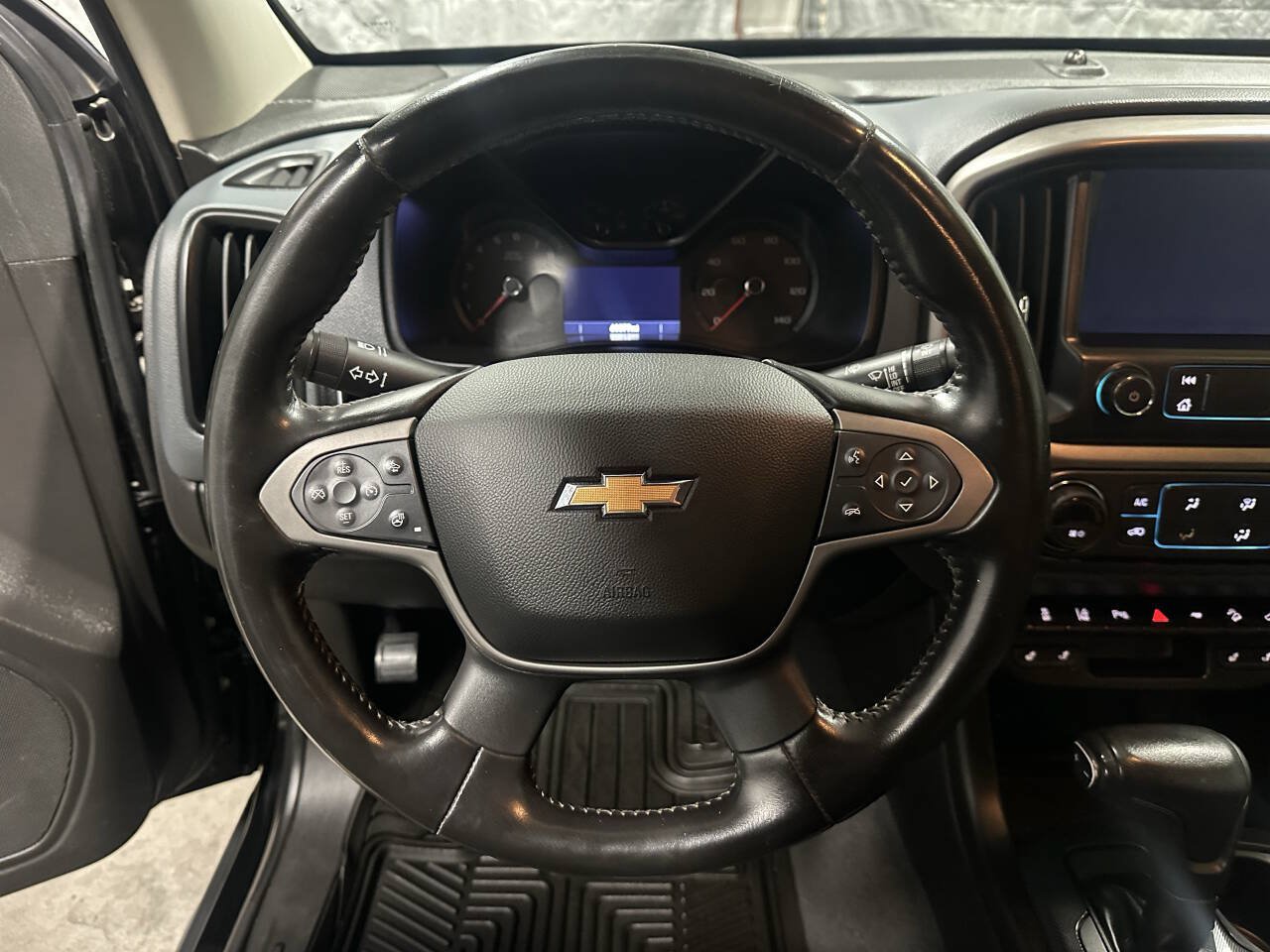 Used 2021 Chevrolet Colorado Z71 w/ Z71 Midnight Edition AWD/4WD image 13