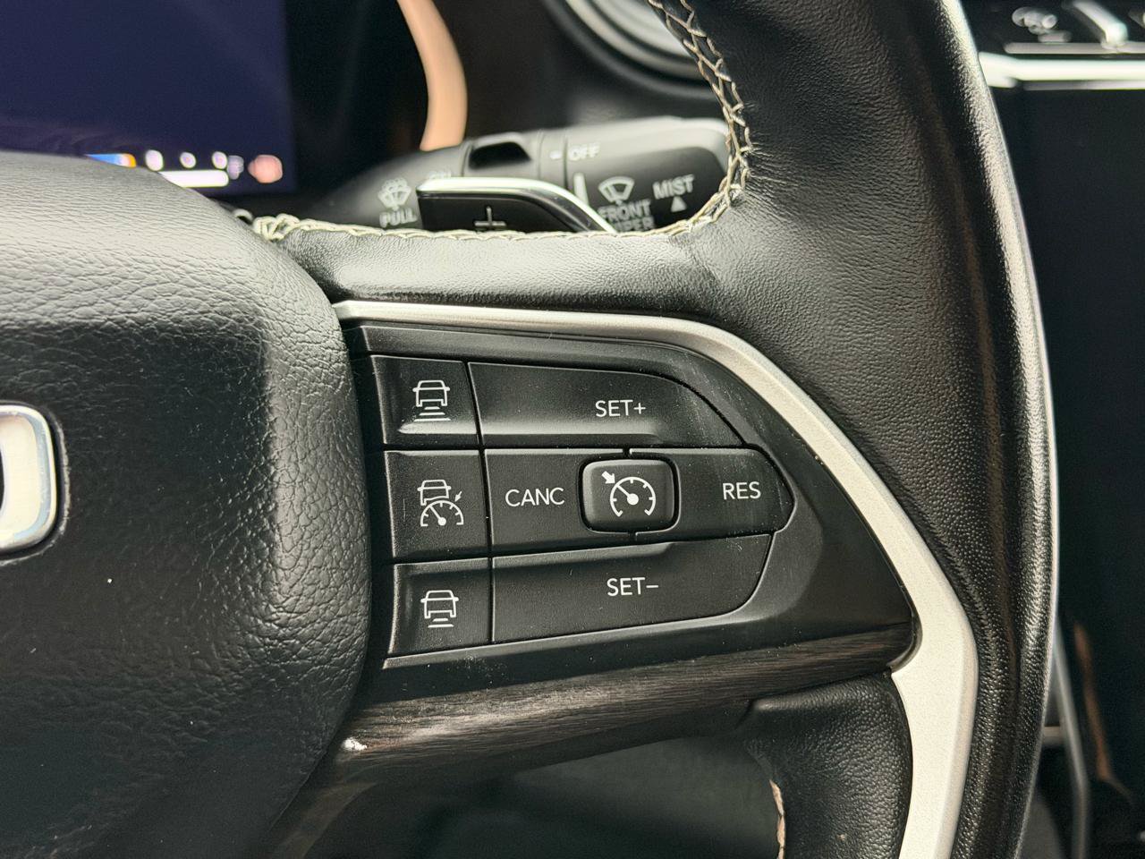 Used 2022 Jeep Grand Cherokee L Limited AWD/4WD image 15
