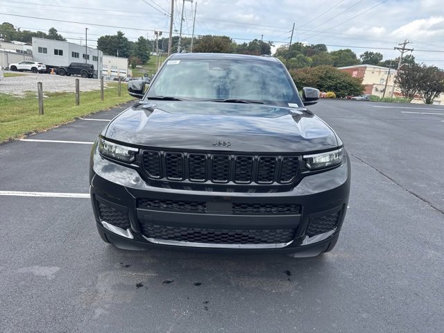 New 2025 Jeep Grand Cherokee L Altitude image 2