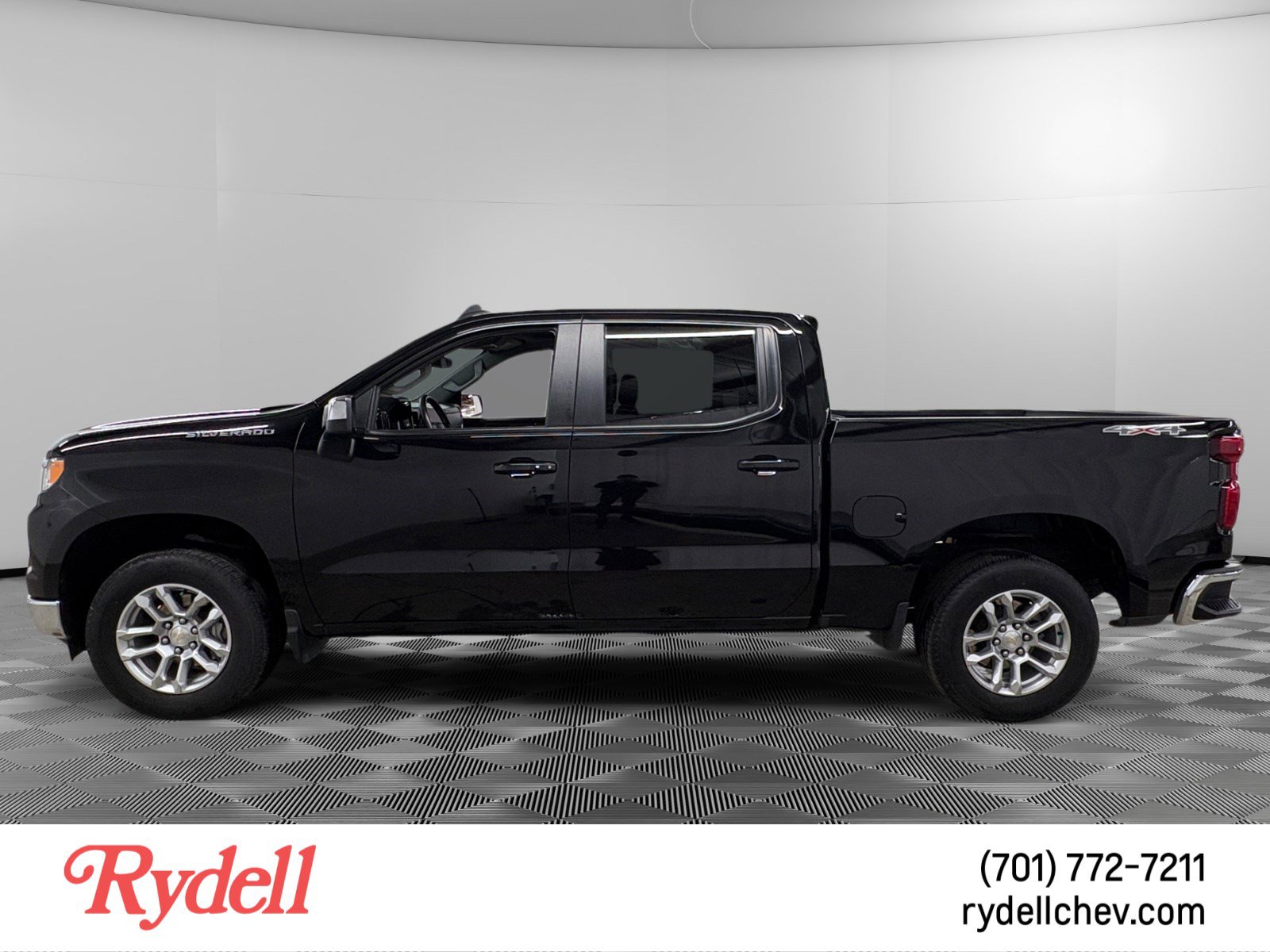 Used 2023 Chevrolet Silverado 1500 LT image 2