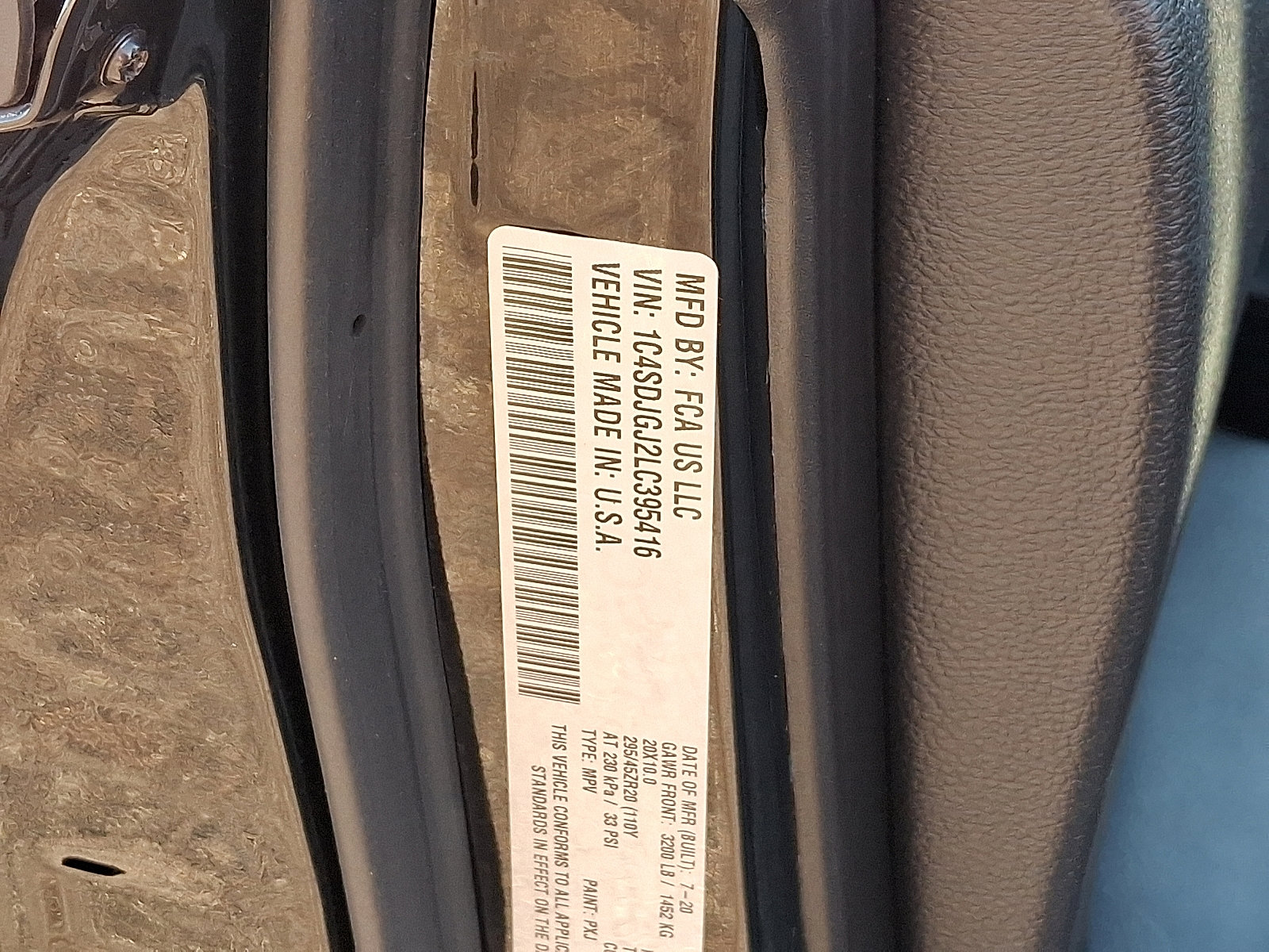 Certified 2020 Dodge Durango SRT w/ Technology Group image 28