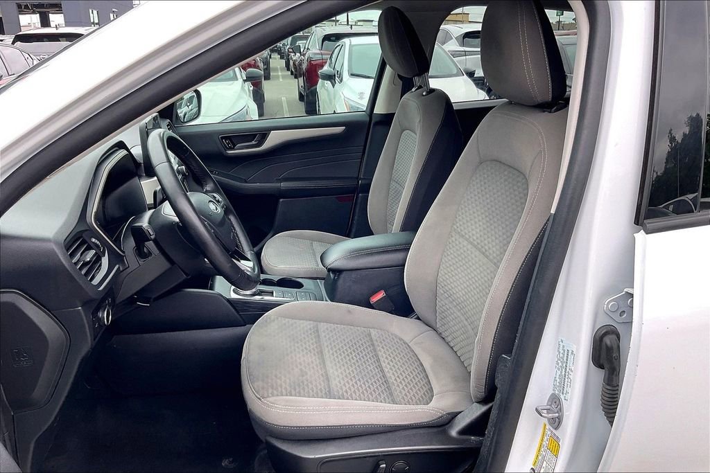 Used 2022 Ford Escape SE w/ SE Sport Appearance Package FWD image 35