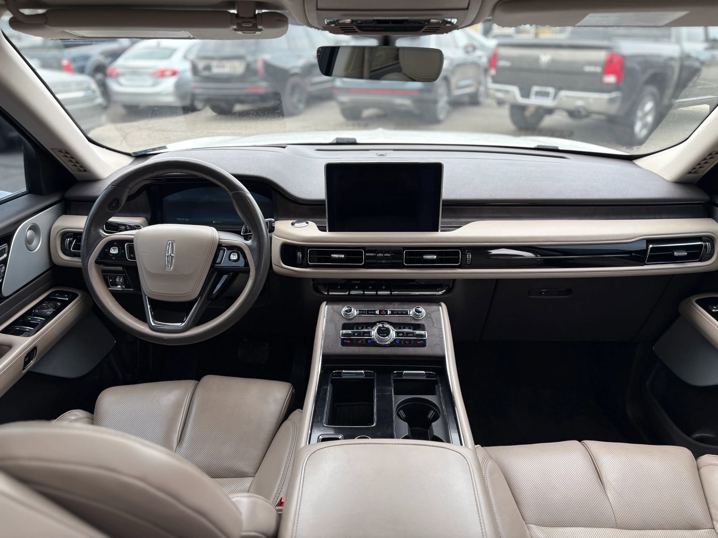 Used 2023 Lincoln Aviator Reserve w/ Equipment Group 201A AWD/4WD image 9