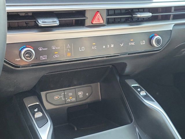 Used 2025 Kia Sorento S FWD image 26