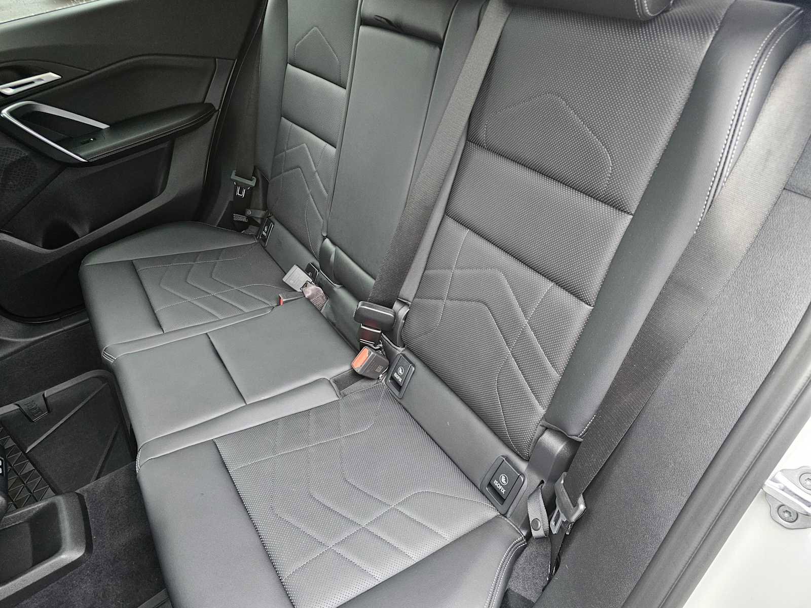 Used 2025 BMW X2 xDrive28i w/ Technology Package image 25