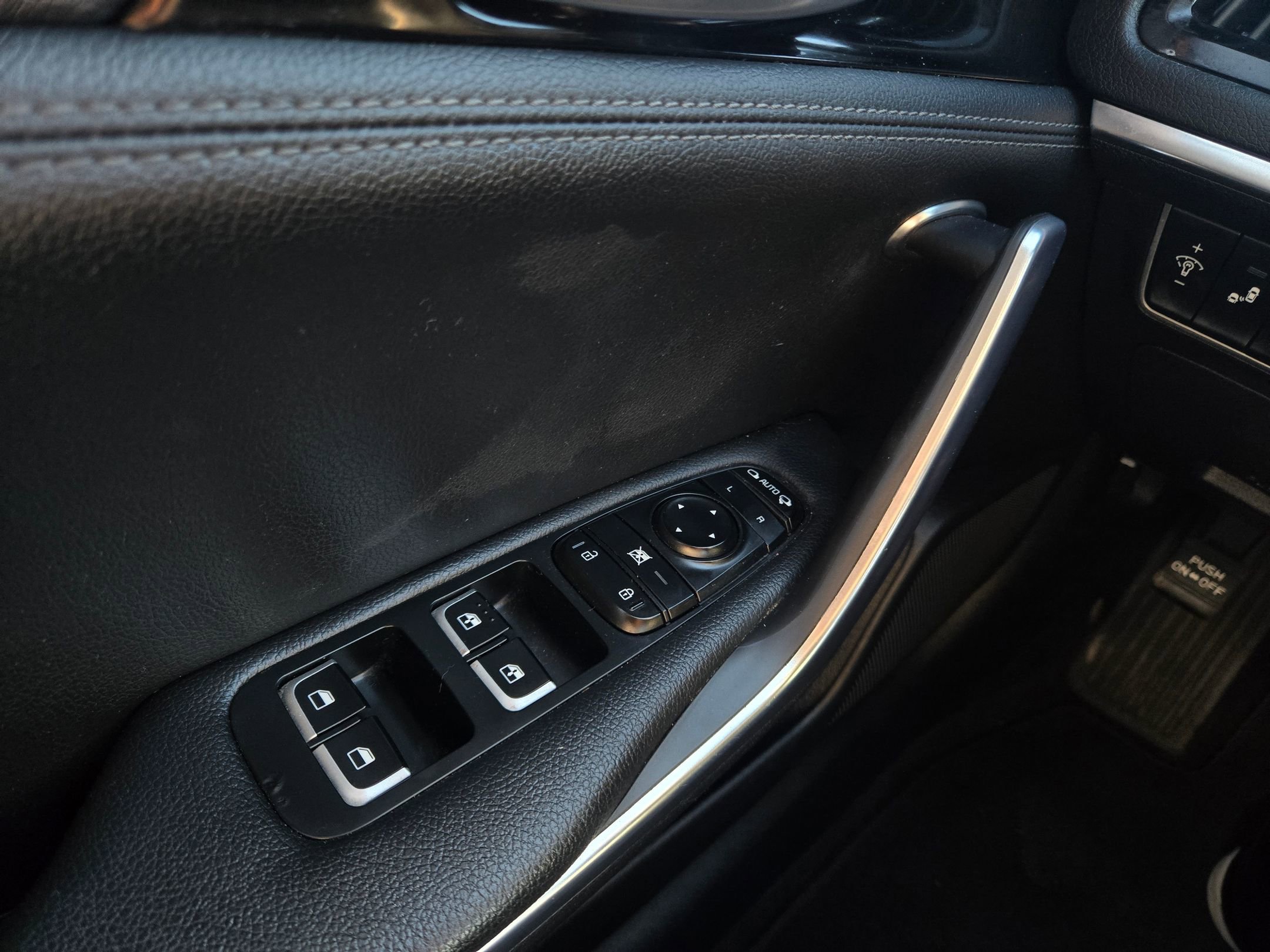 Certified 2019 Kia Stinger image 21