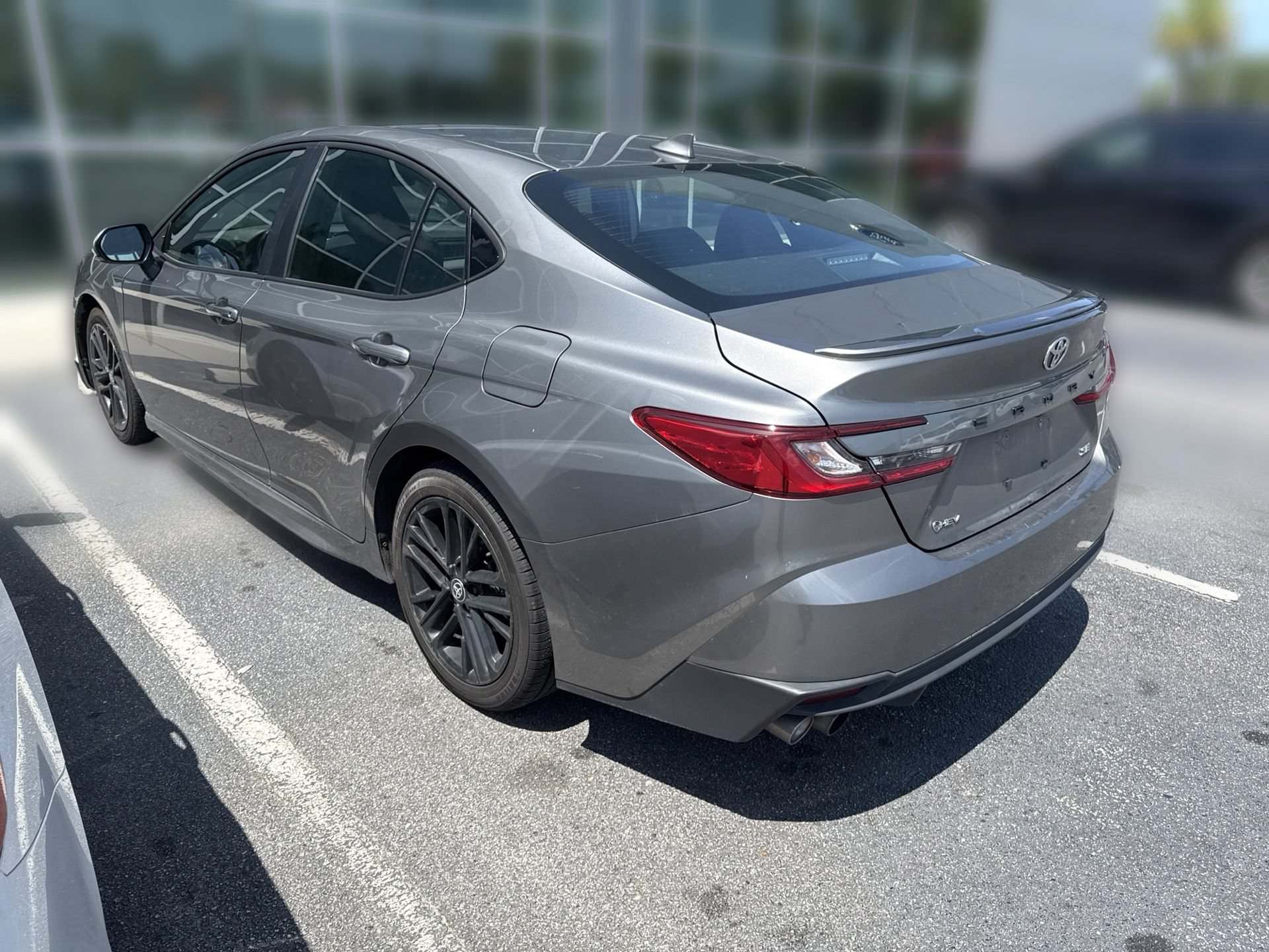 Used 2025 Toyota Camry SE FWD image 8
