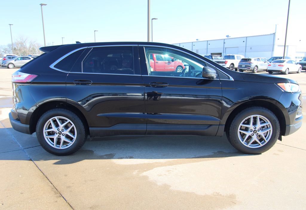 Used 2024 Ford Edge SEL image 4