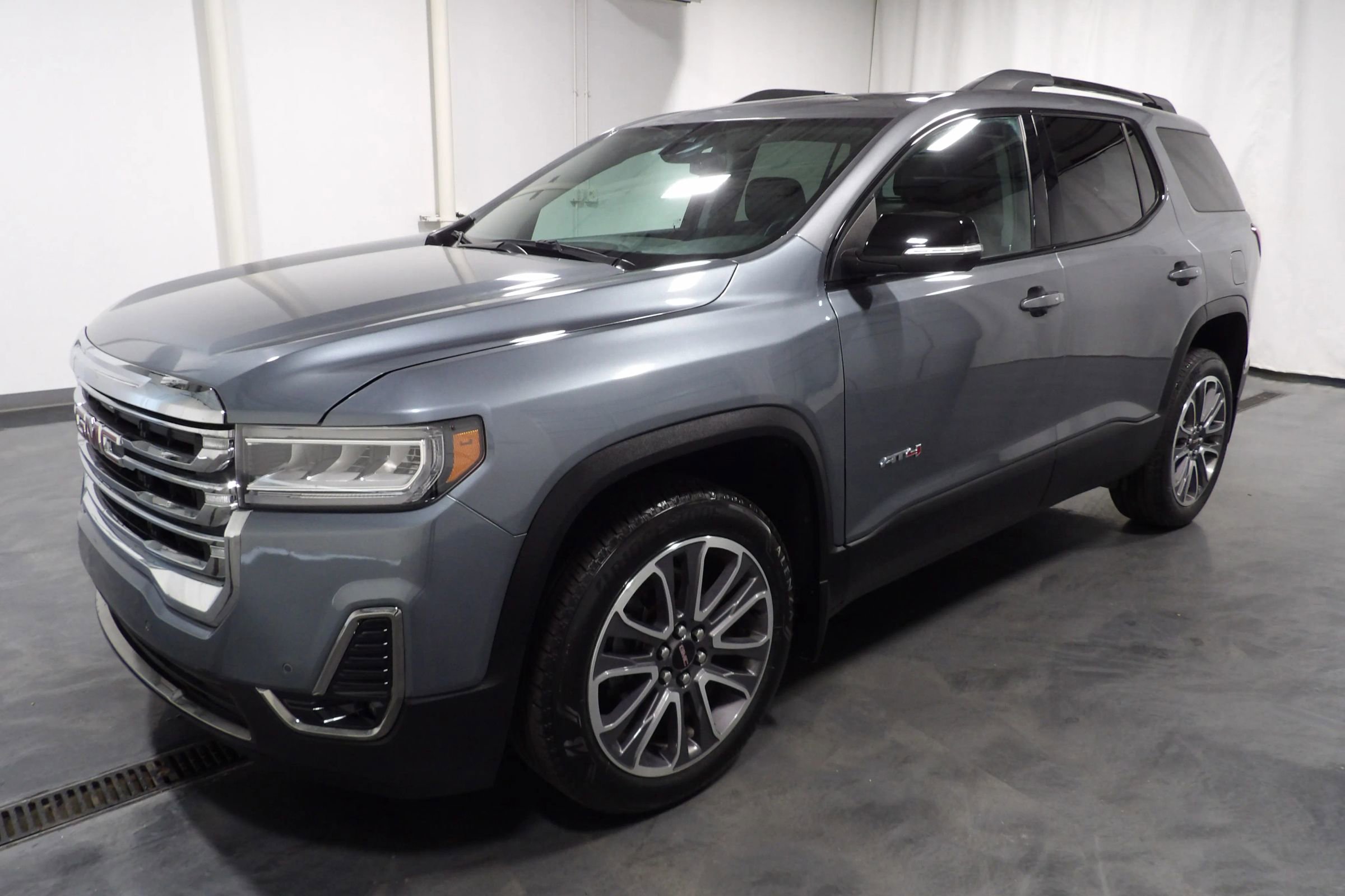 Used 2020 GMC Acadia AT4 w/ Driver Alert Package II AWD/4WD image 4