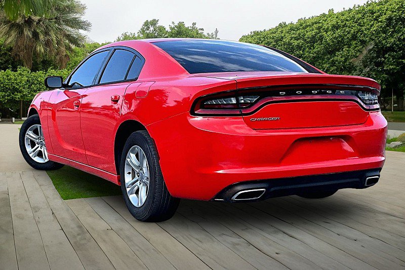 Used 2017 Dodge Charger SE RWD image 9
