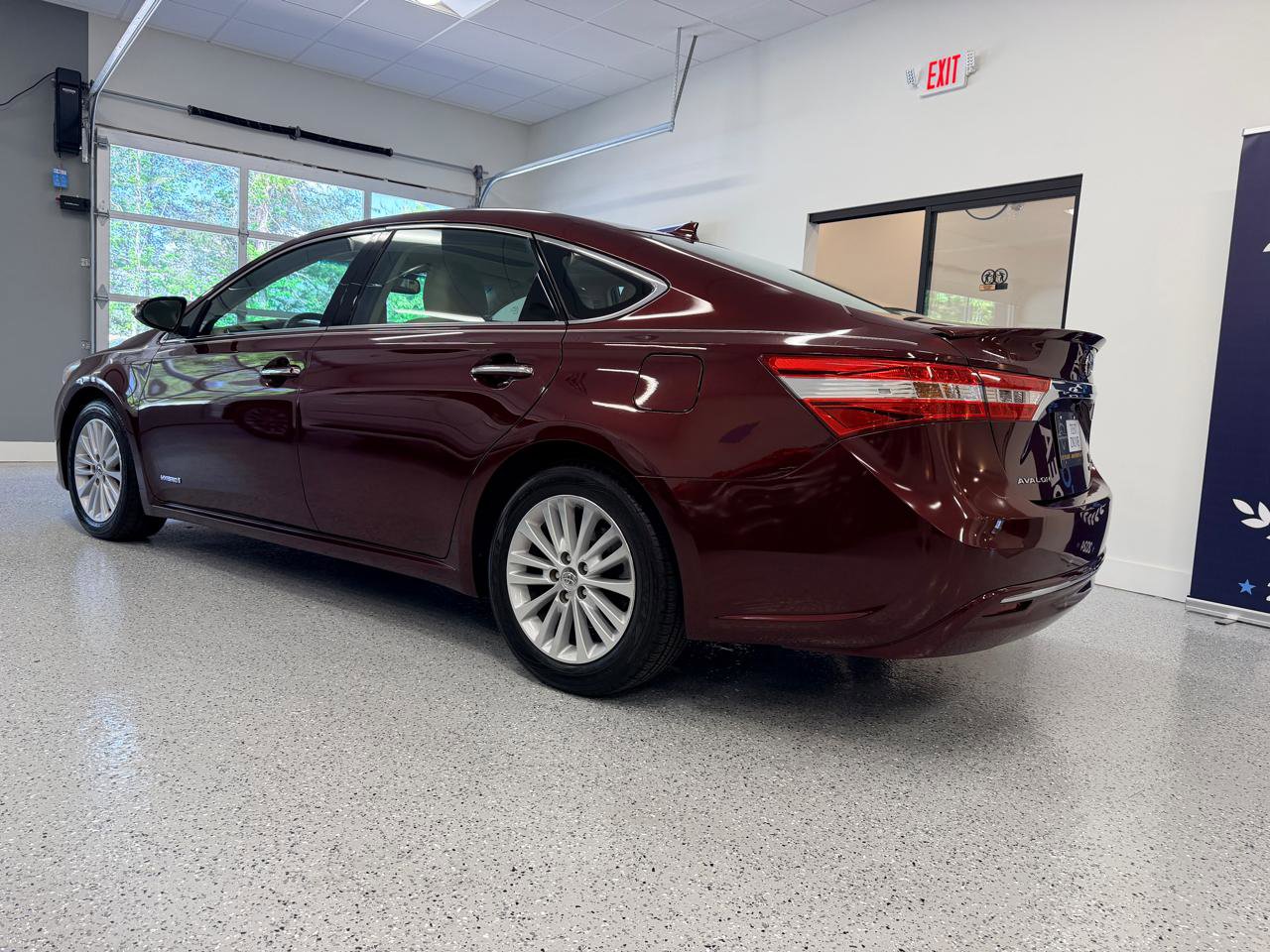 Used 2015 Toyota Avalon Limited FWD image 5
