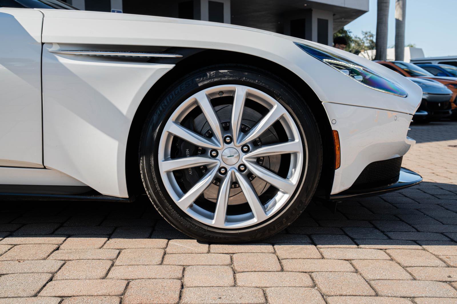 Used 2019 Aston Martin DB11 Volante image 5