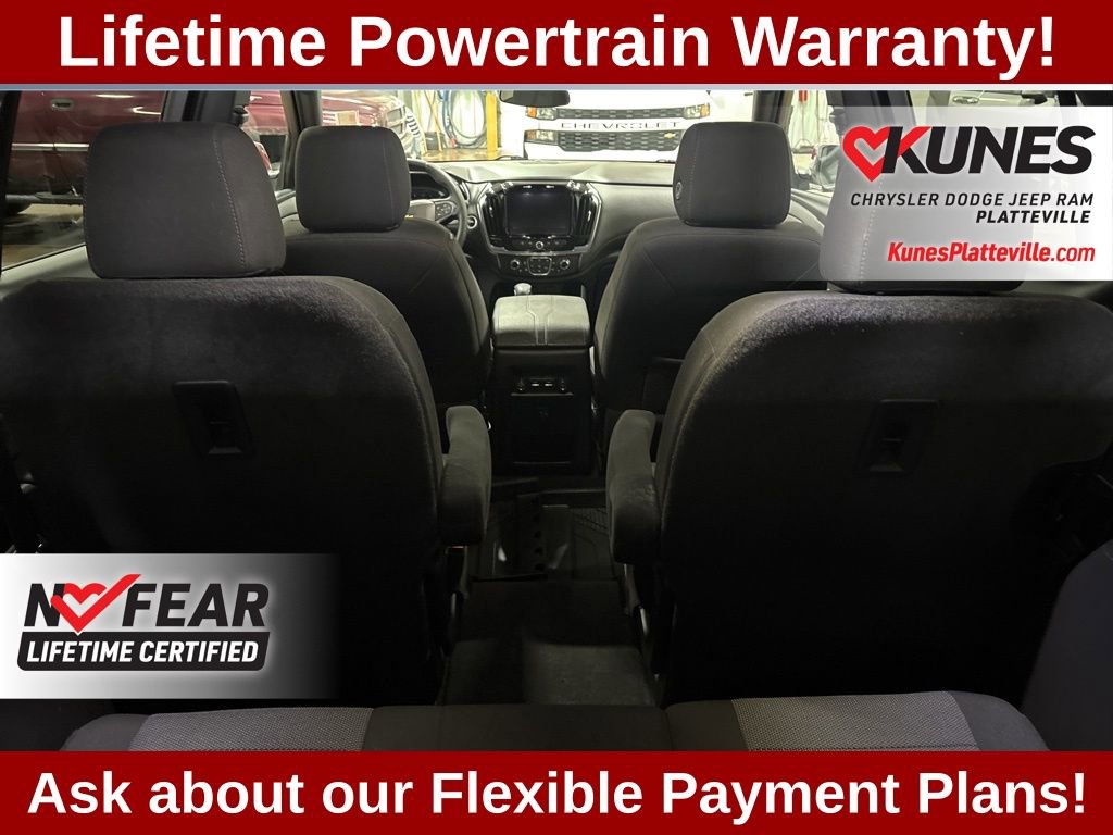 Used 2023 Chevrolet Traverse LT image 16