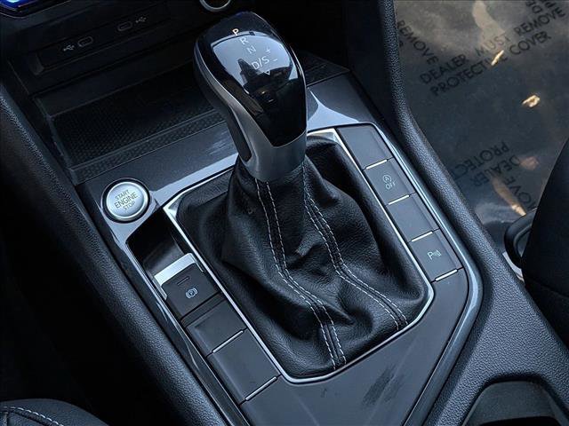 Used 2023 Volkswagen Tiguan SE R-Line image 12