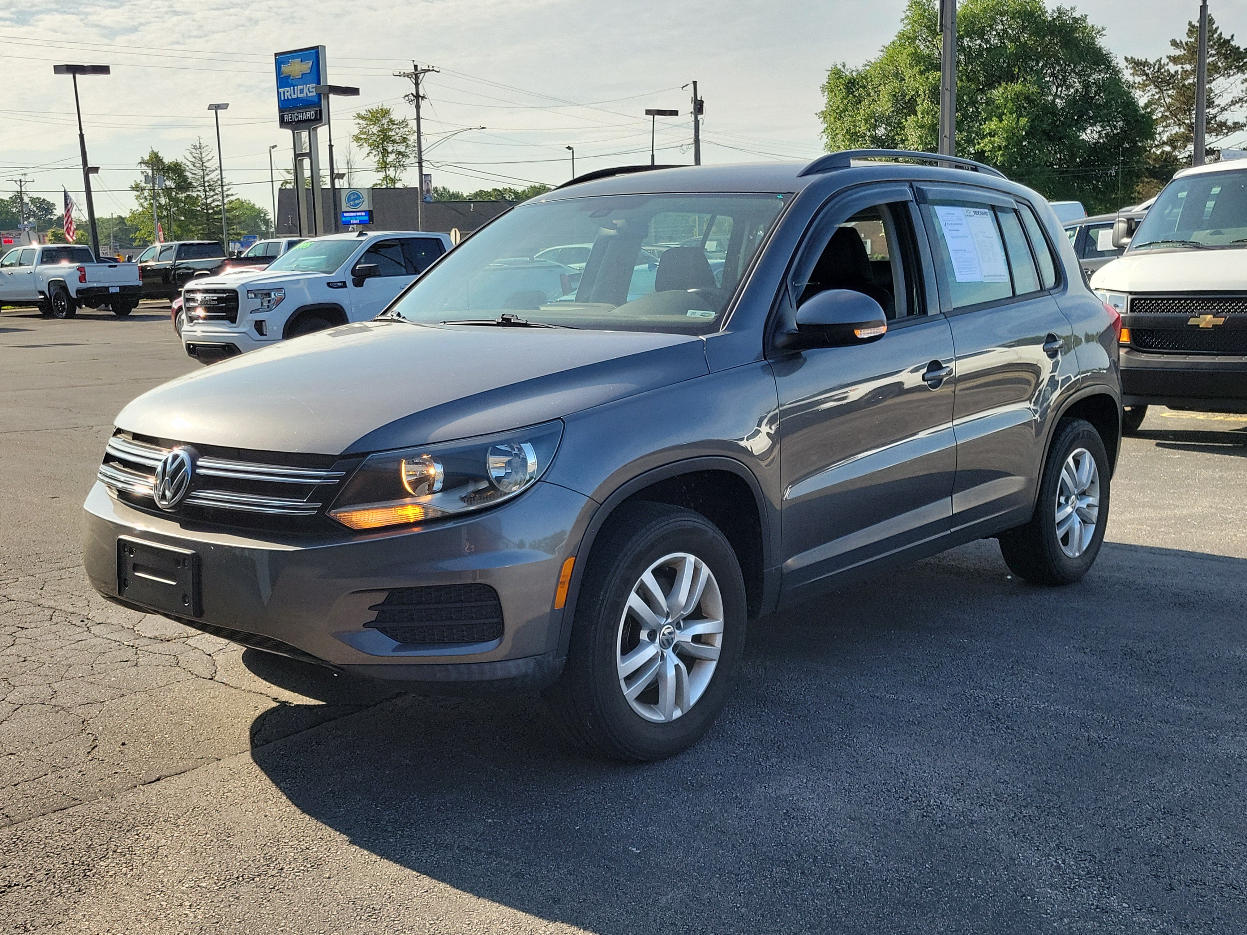 Used 2016 Volkswagen Tiguan S FWD image 2
