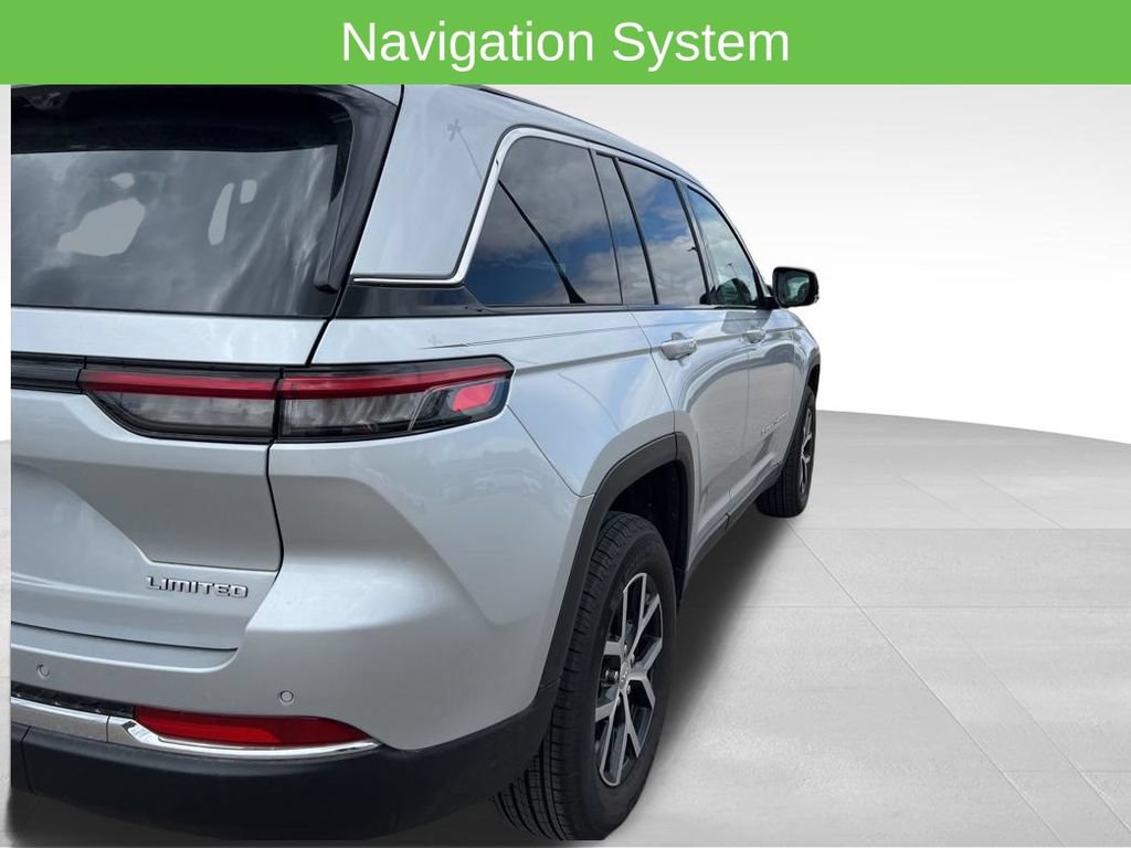 Used 2025 Jeep Grand Cherokee Limited w/ Luxury Tech Group II AWD/4WD image 5