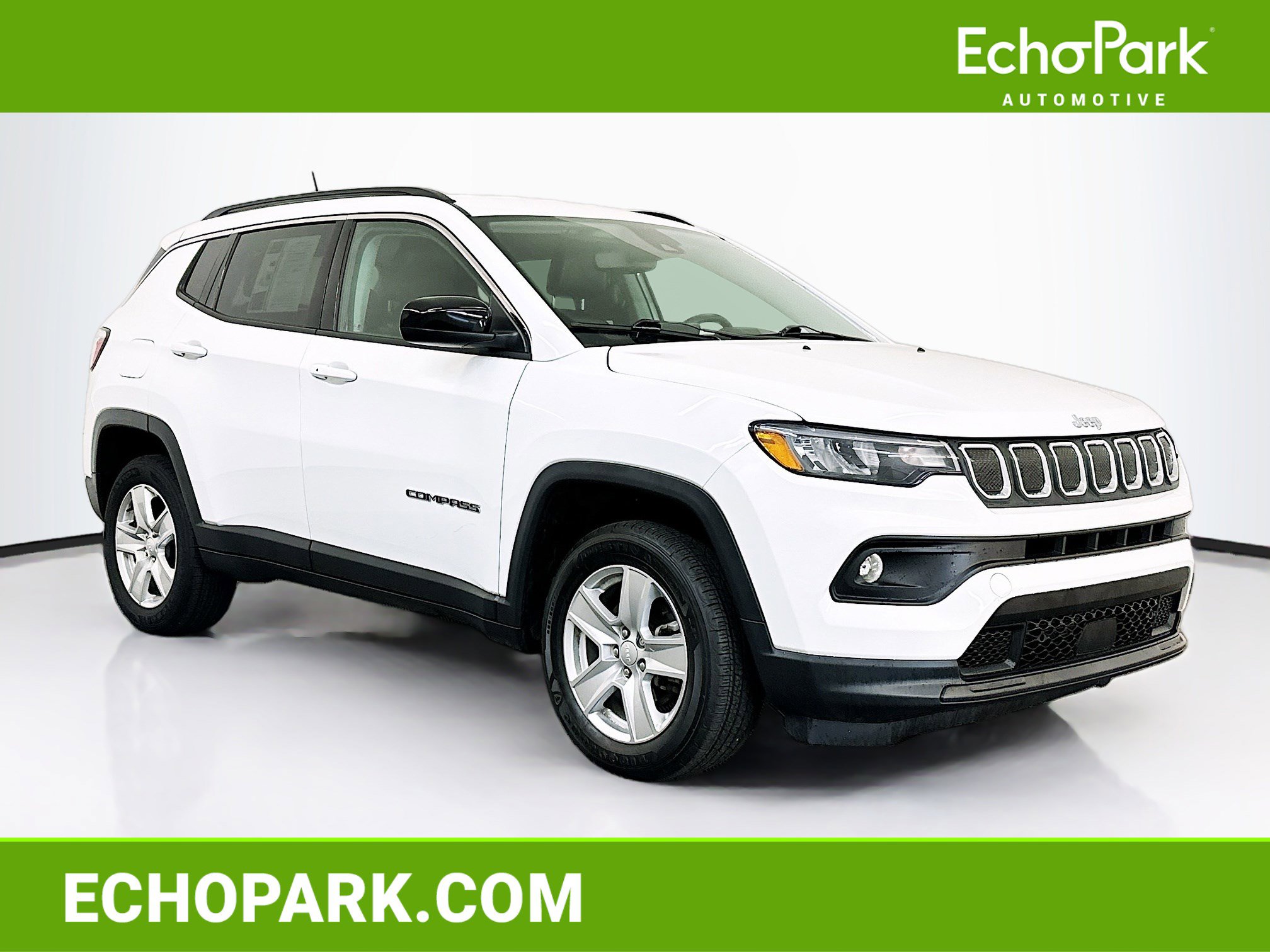 Used 2022 Jeep Compass Latitude image 1