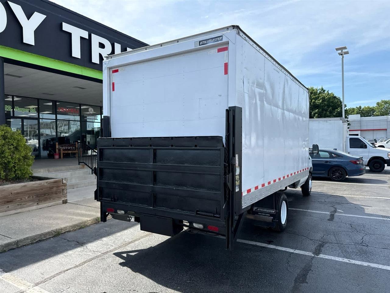 Used 2018 Ford E-350 and Econoline 350 Super Duty RWD image 8
