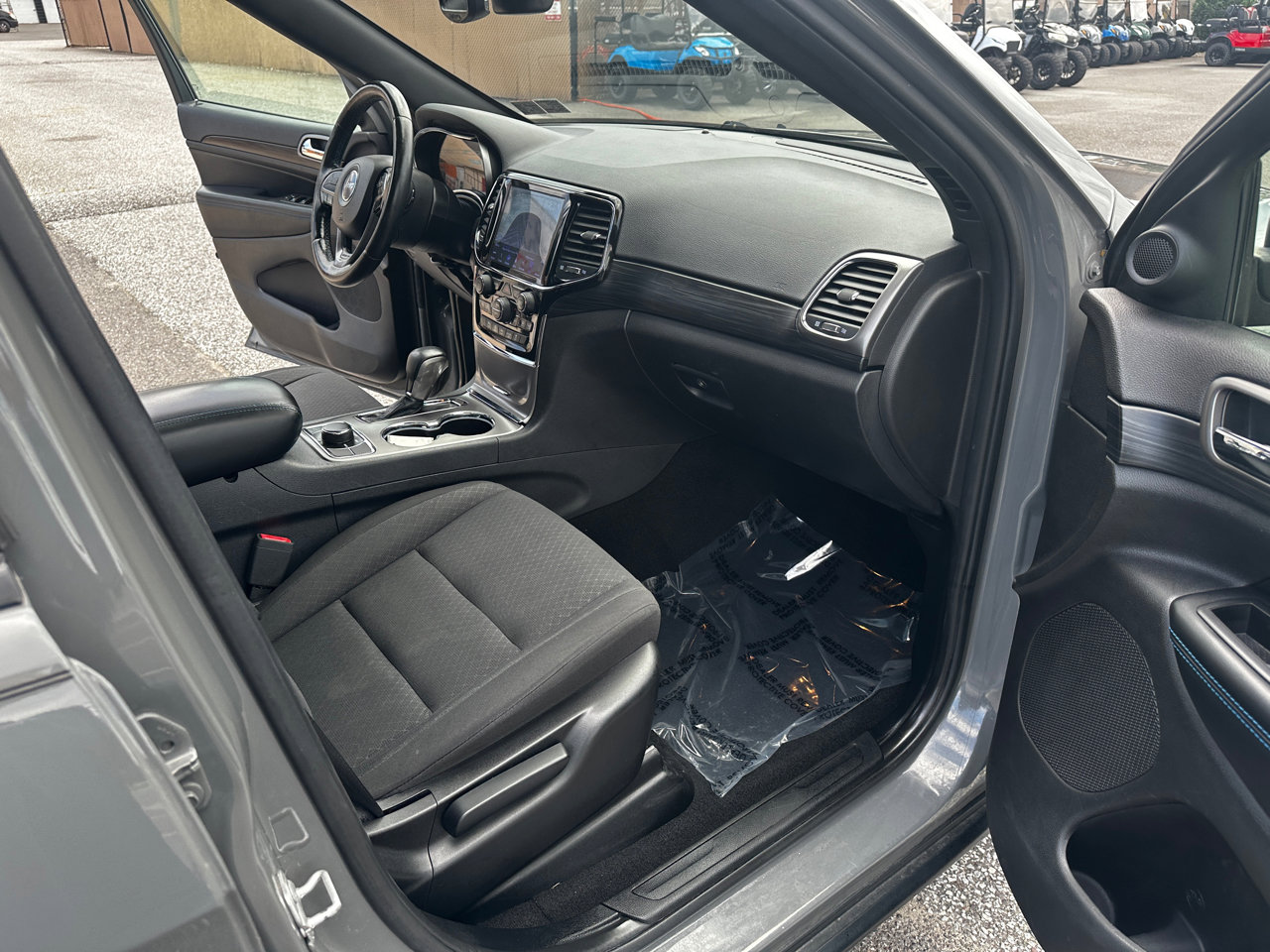 Used 2019 Jeep Grand Cherokee Laredo image 19