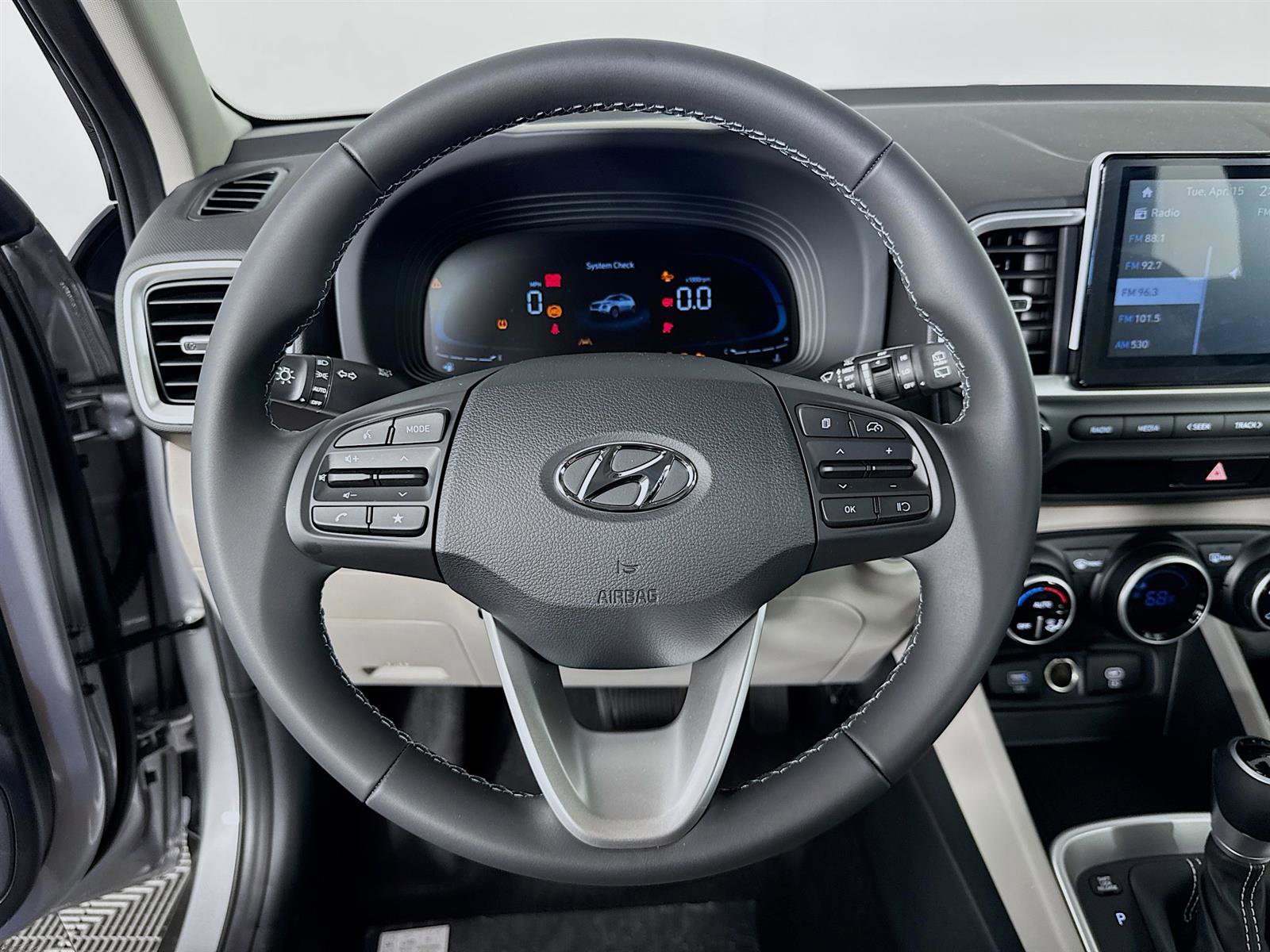 New 2025 Hyundai Venue SEL image 12