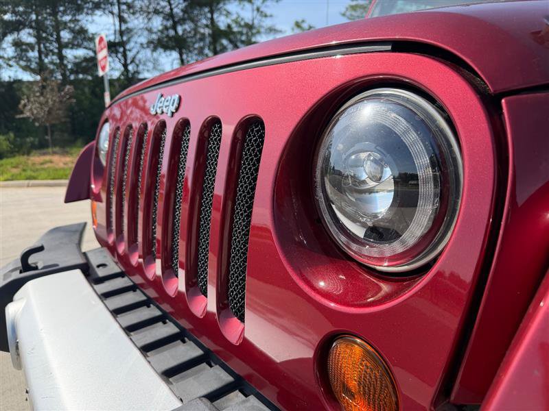 Used 2012 Jeep Wrangler Unlimited Sahara AWD/4WD image 10