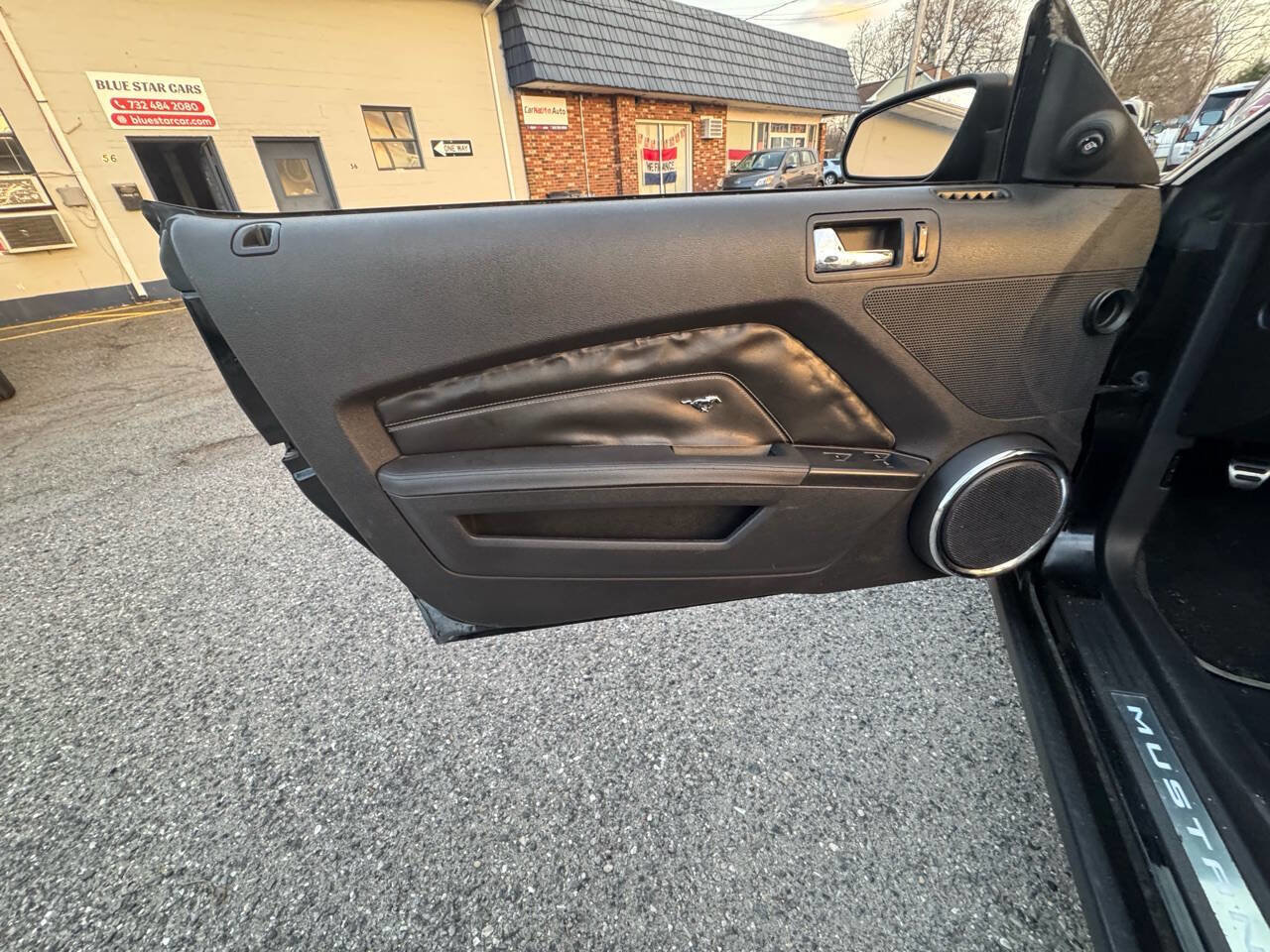 Used 2010 Ford Mustang GT Premium image 24