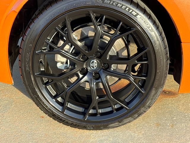 Used 2023 Toyota GR86 10th Anniversary SE image 9