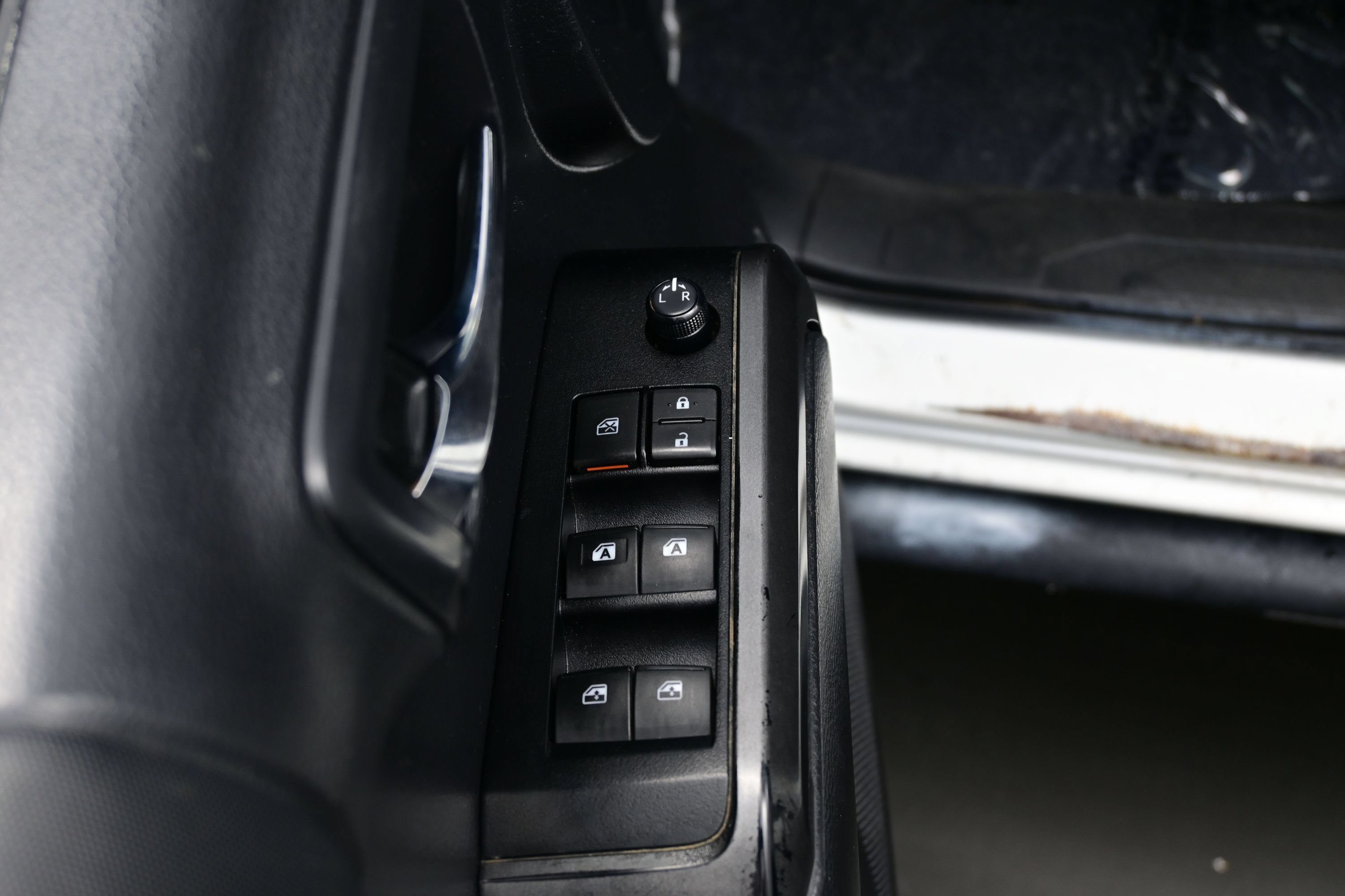 Used 2023 Toyota Tacoma TRD Off-Road AWD/4WD image 10