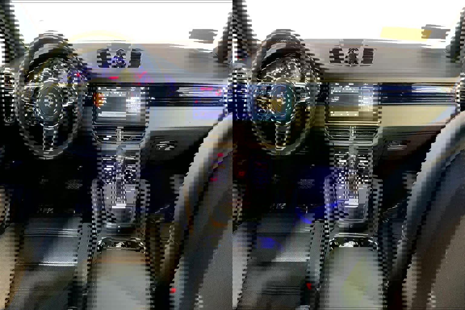 Used 2022 Porsche Cayenne image 28