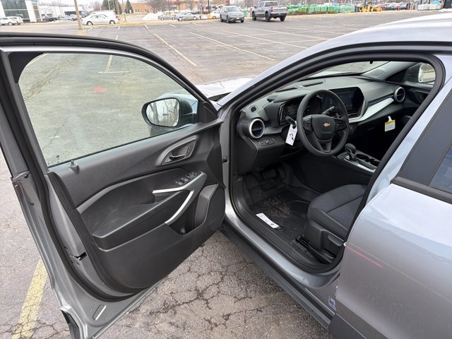 New 2026 Chevrolet Trax LS image 9