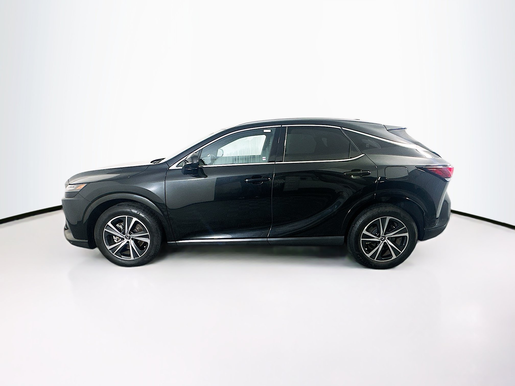 Used 2024 Lexus RX 350 Premium w/ Cold Area Package FWD image 4