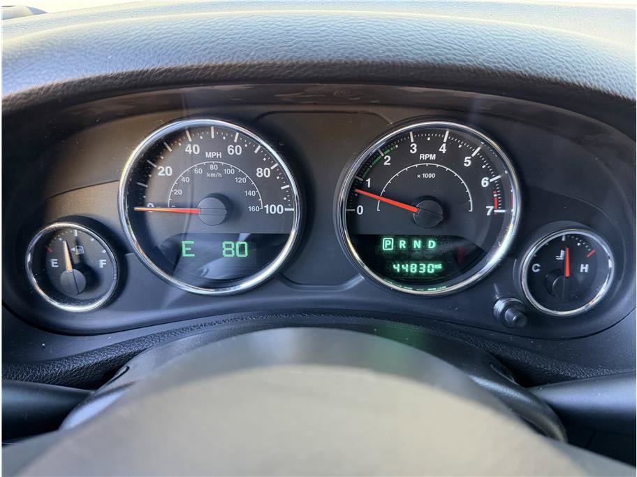Used 2015 Jeep Wrangler Unlimited Sahara w/ Connectivity Group AWD/4WD image 13