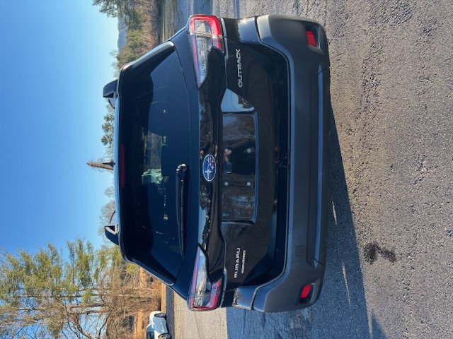 Used 2023 Subaru Outback Premium image 7