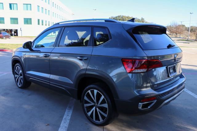 Used 2022 Volkswagen Taos SE image 8