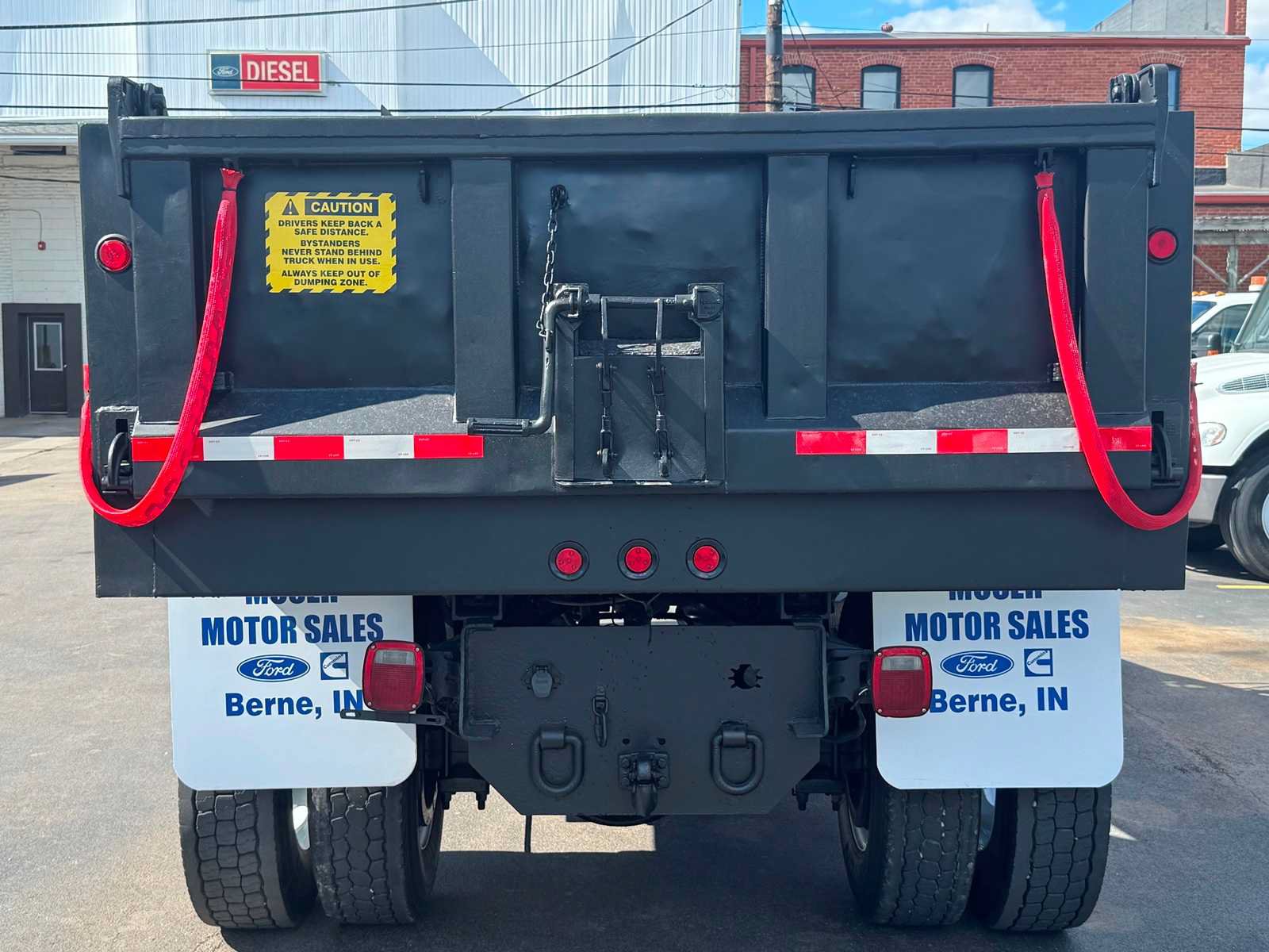 Used 2015 Ford F750 2WD Regular Cab Super Duty image 4