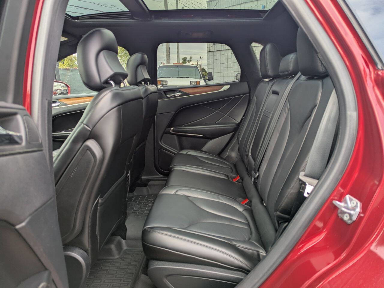 Used 2017 Lincoln MKC Select w/ Lincoln MKC Climate Package image 15