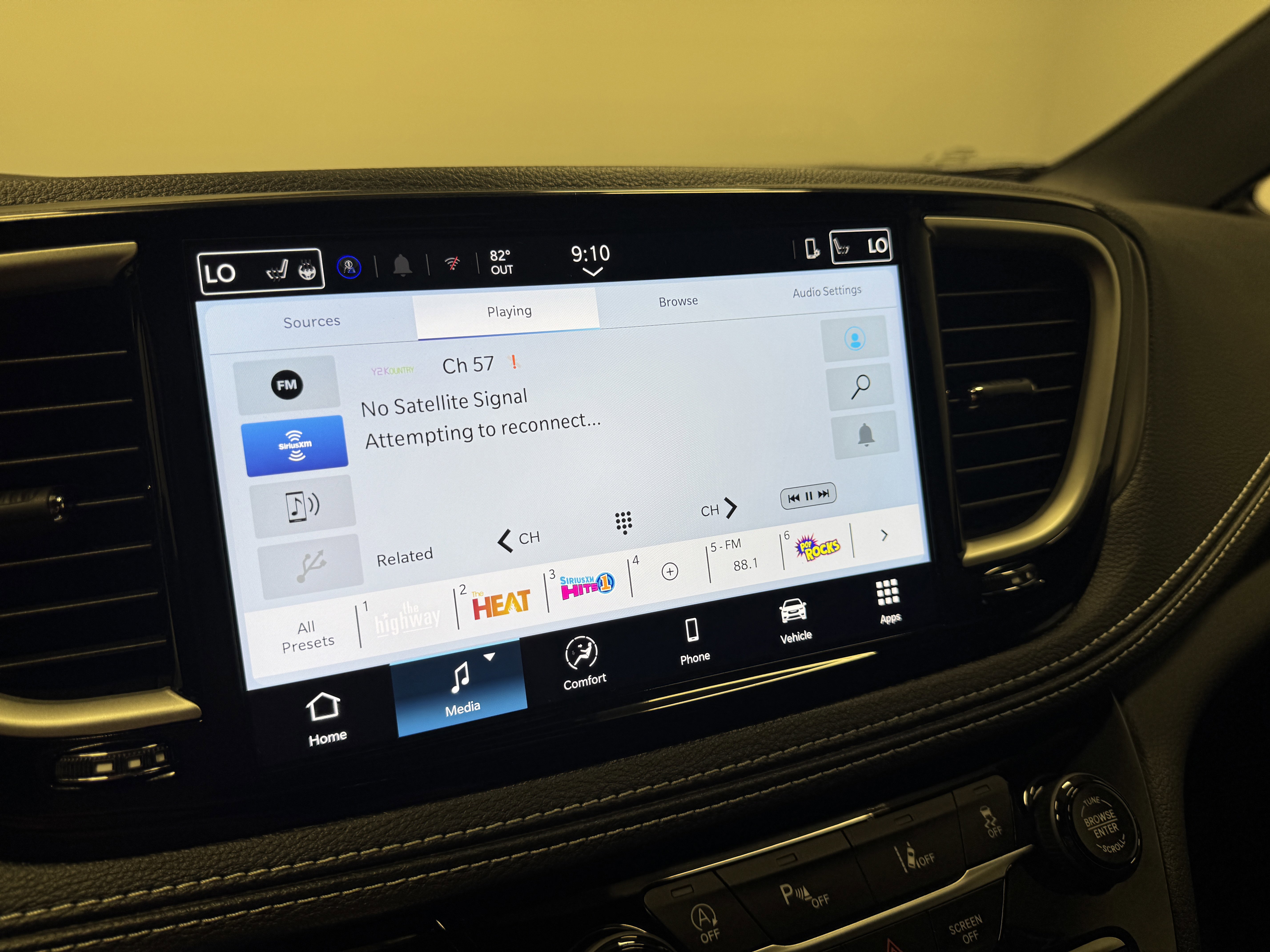 New 2026 Chrysler Pacifica Select FWD image 24