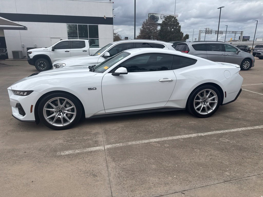 Used 2024 Ford Mustang GT Premium RWD image 1