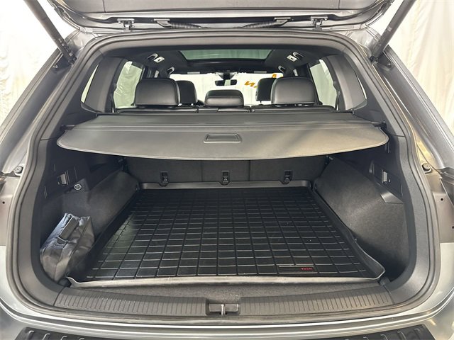 Used 2024 Volkswagen Tiguan SEL R-Line image 24