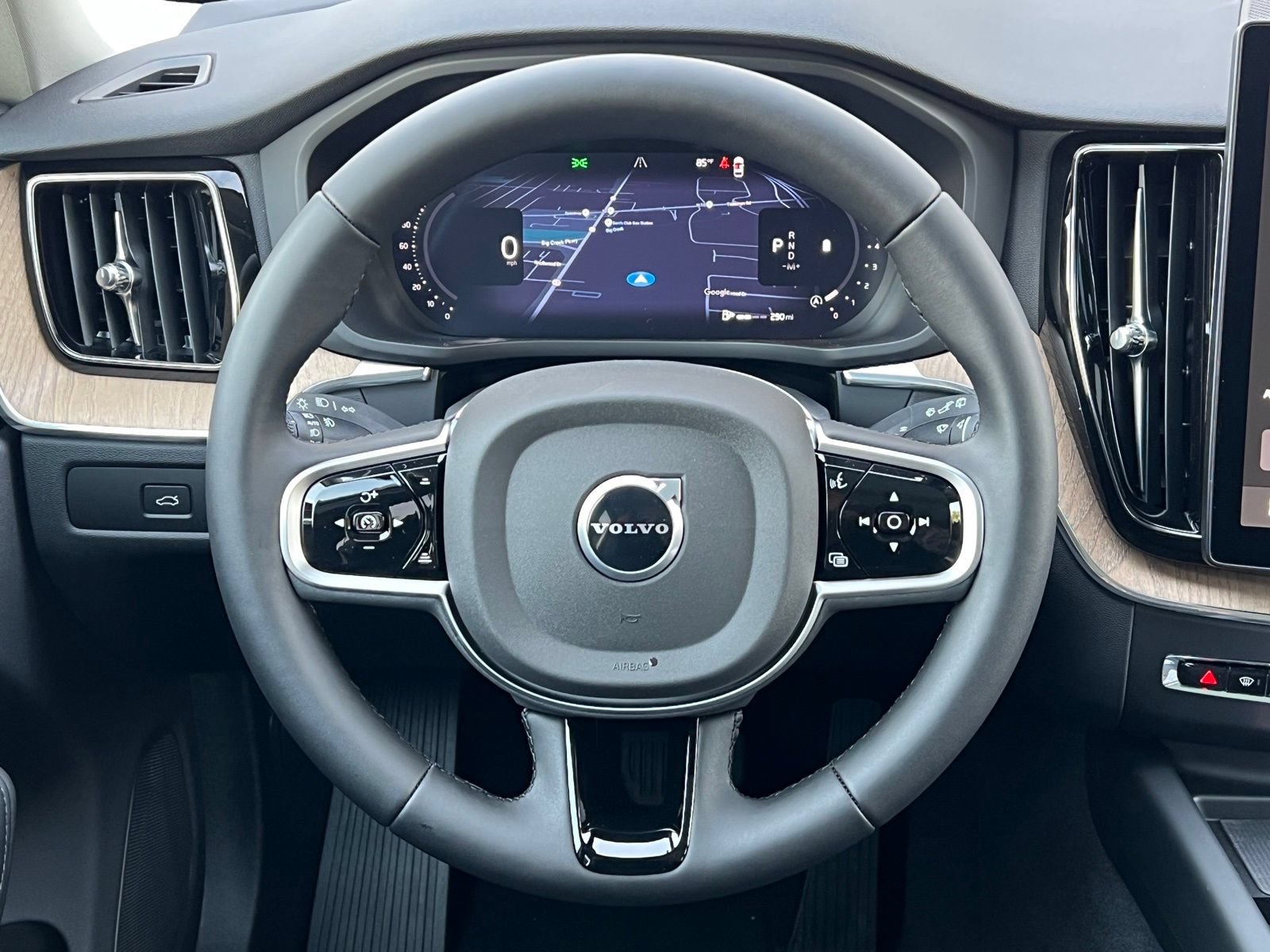 New 2026 Volvo XC60 B5 Plus w/ Protection Package Premier AWD/4WD image 27