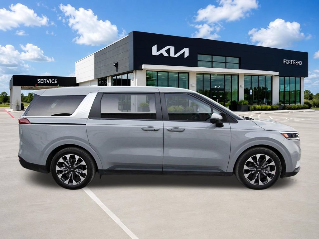 Certified 2024 Kia Carnival EX FWD image 4