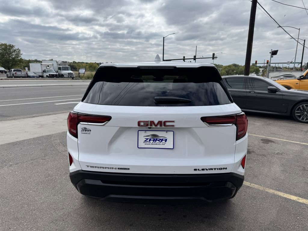 Used 2025 GMC Terrain Elevation image 6