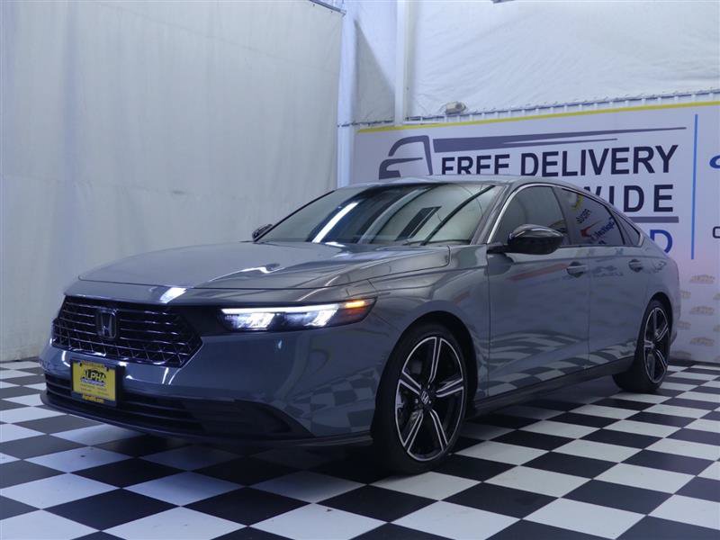 Used 2024 Honda Accord Sport image 4